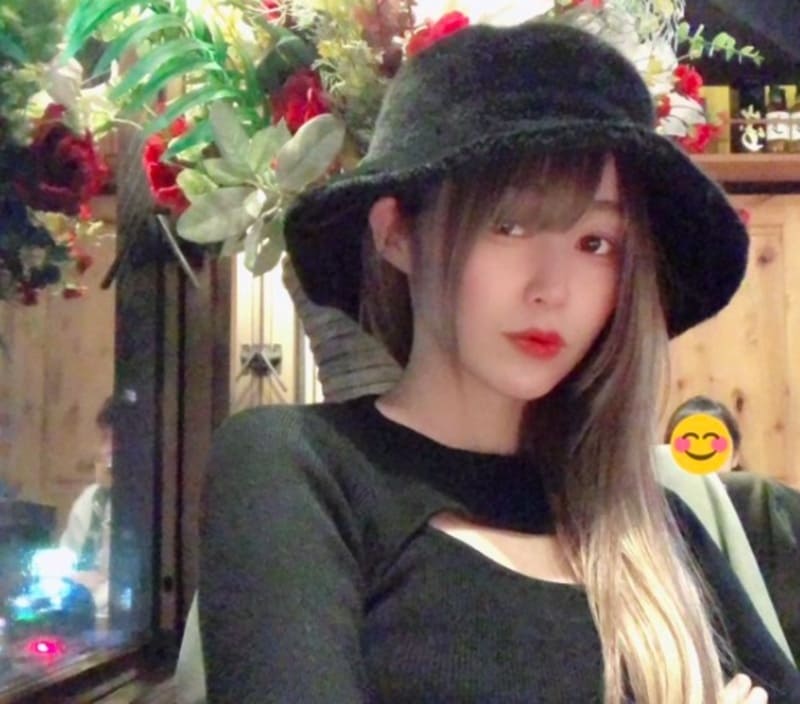 8.大人っぽい格好に胸の膨らみが見えてとても興奮する画像