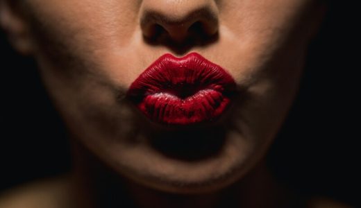 夏希まろんのキスシーンがやばすぎる！myfansでの彼女のプライベートセックスも大公開！